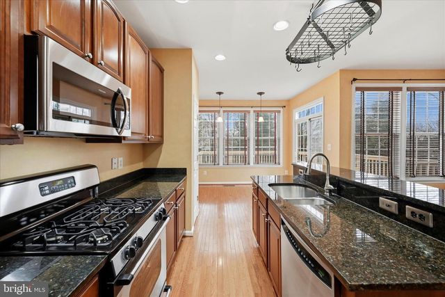 9632 POTTERS HILL CIR, Lorton, VA 22079