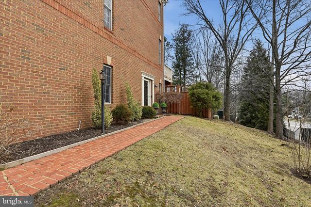 9632 POTTERS HILL CIR, Lorton, VA 22079