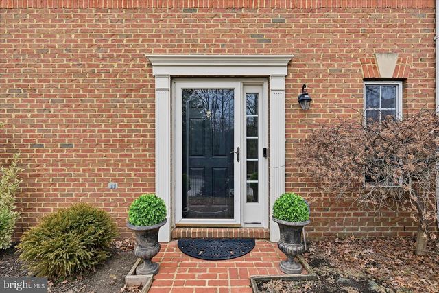 9632 POTTERS HILL CIR, Lorton, VA 22079