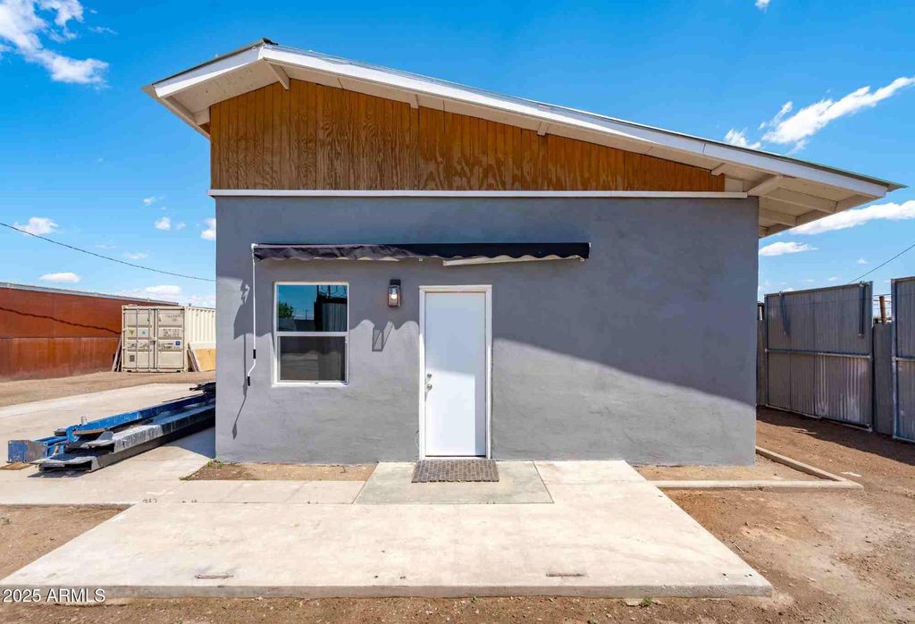 427 S 31ST Avenue, Phoenix, AZ 85009 — exterior