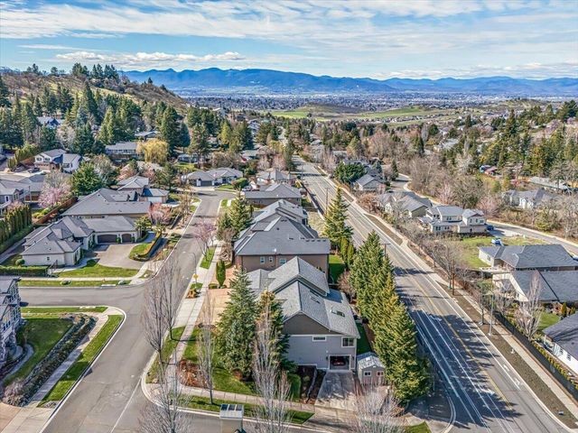 4575 Hathaway Drive, Medford, OR 97504