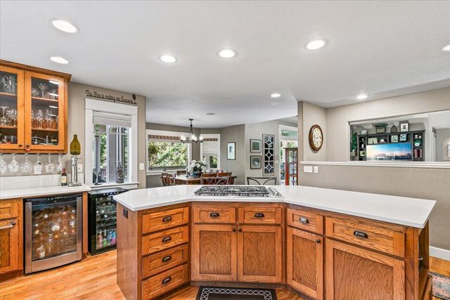 4575 Hathaway Drive, Medford, OR 97504