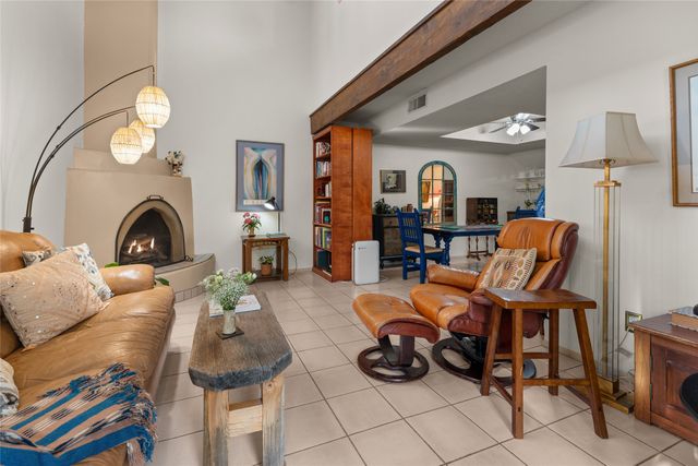 3081 Plaza Blanca, Santa Fe, NM 87507