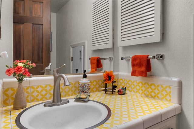 3081 Plaza Blanca, Santa Fe, NM 87507