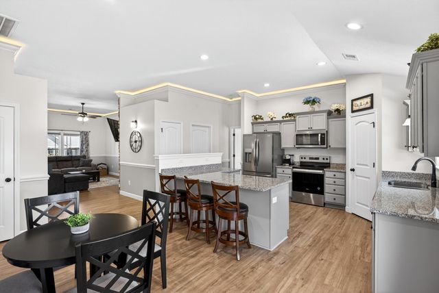 155 Double Creek Dr, Gaffney, SC 29341