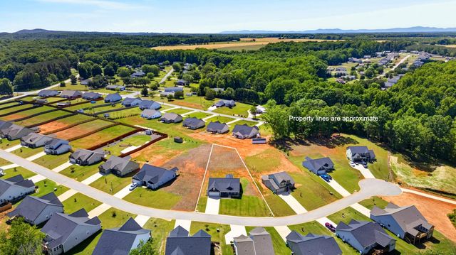 155 Double Creek Dr, Gaffney, SC 29341
