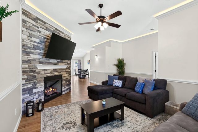 155 Double Creek Dr, Gaffney, SC 29341