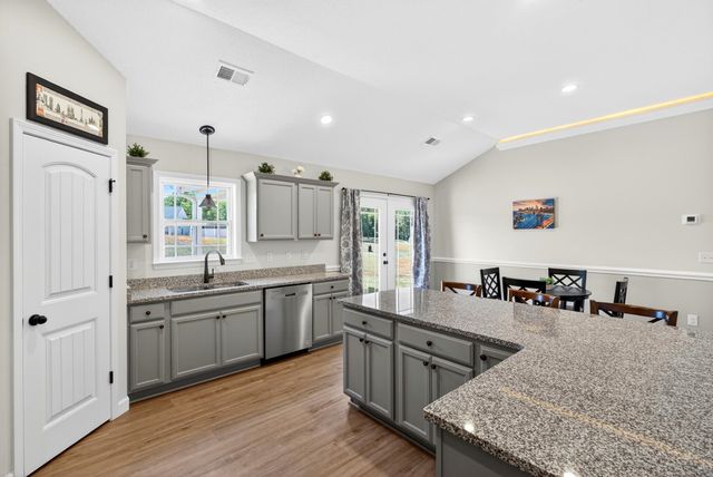 155 Double Creek Dr, Gaffney, SC 29341