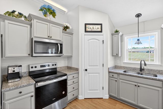 155 Double Creek Dr, Gaffney, SC 29341