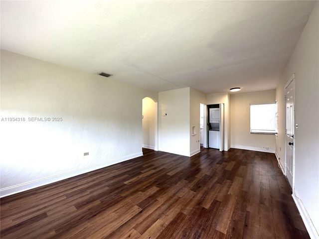 1920 Biarritz Dr 3, Miami Beach, FL 33141