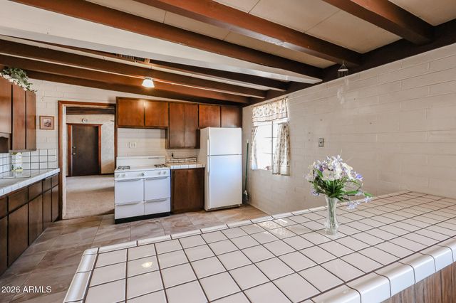 3039 E CHARTER OAK Road, Phoenix, AZ 85032