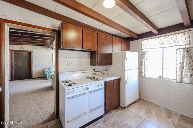 3039 E CHARTER OAK Road, Phoenix, AZ 85032