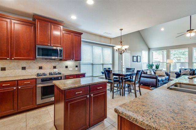 2720 Cove Drive, Grand Prairie, TX 75054