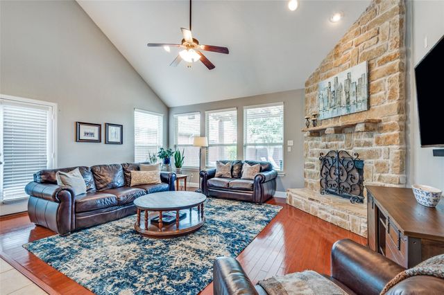 2720 Cove Drive, Grand Prairie, TX 75054