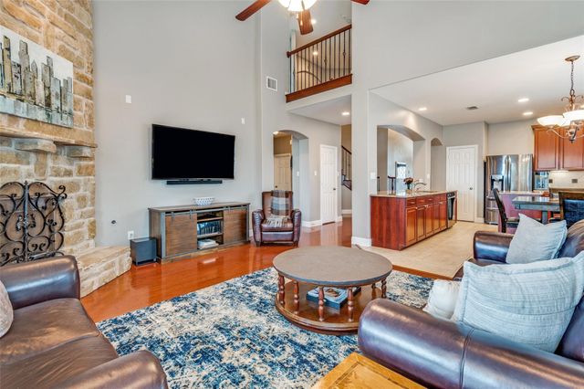 2720 Cove Drive, Grand Prairie, TX 75054