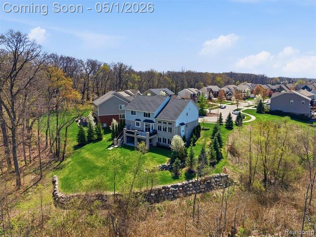 1450 Greythorne Drive, Lake Orion, MI 48359