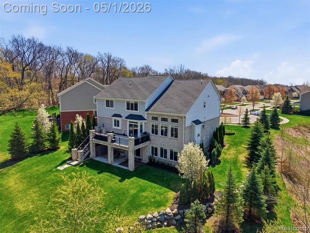1450 Greythorne Drive, Lake Orion, MI 48359