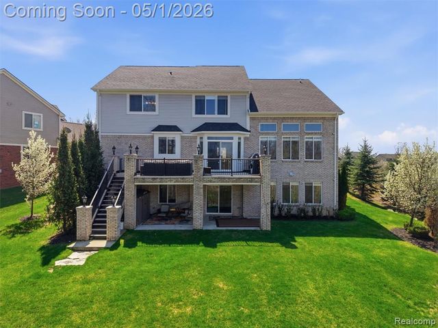 1450 Greythorne Drive, Lake Orion, MI 48359