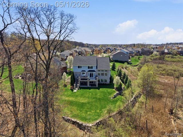 1450 Greythorne Drive, Lake Orion, MI 48359