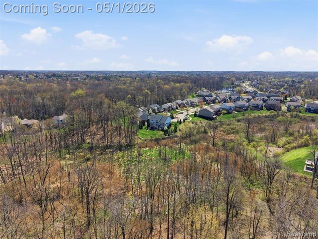 1450 Greythorne Drive, Lake Orion, MI 48359