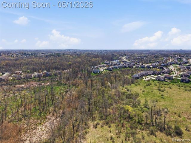 1450 Greythorne Drive, Lake Orion, MI 48359