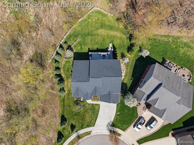 1450 Greythorne Drive, Lake Orion, MI 48359