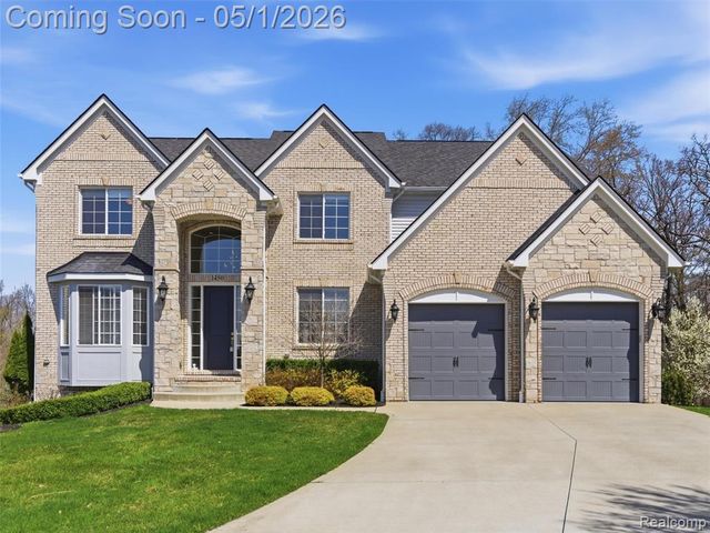 1450 Greythorne Drive, Lake Orion, MI 48359
