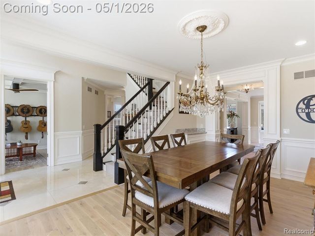 1450 Greythorne Drive, Lake Orion, MI 48359