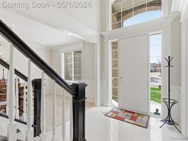 1450 Greythorne Drive, Lake Orion, MI 48359