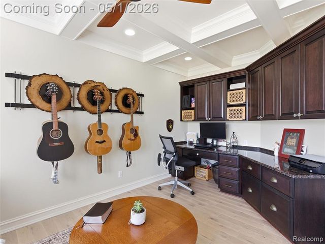 1450 Greythorne Drive, Lake Orion, MI 48359