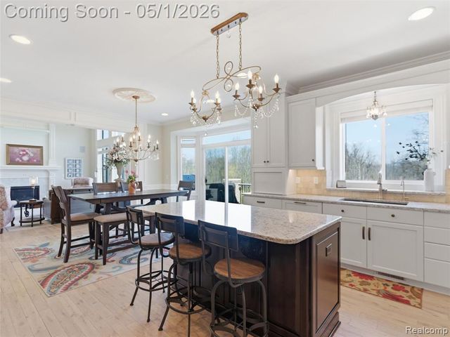 1450 Greythorne Drive, Lake Orion, MI 48359