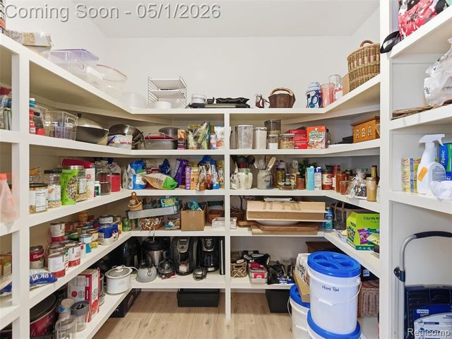 1450 Greythorne Drive, Lake Orion, MI 48359