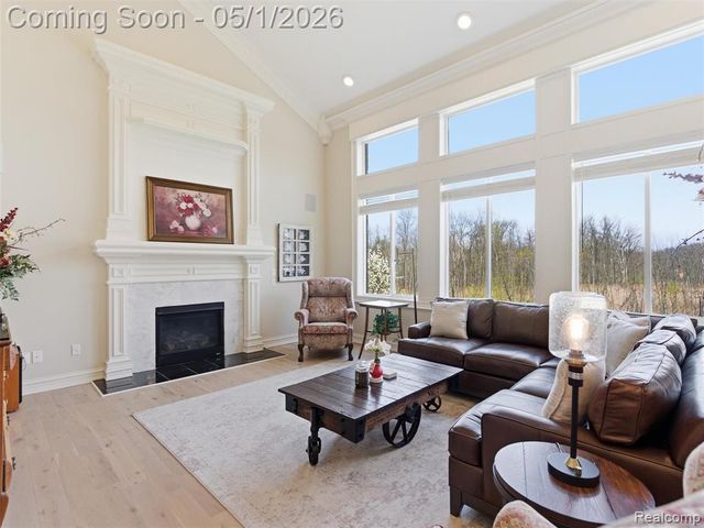 1450 Greythorne Drive, Lake Orion, MI 48359