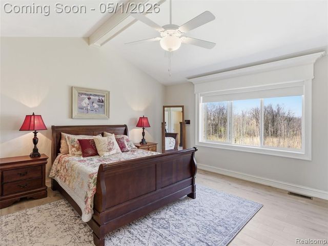 1450 Greythorne Drive, Lake Orion, MI 48359