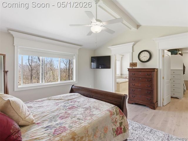 1450 Greythorne Drive, Lake Orion, MI 48359