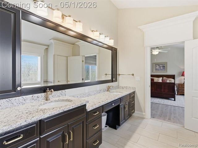 1450 Greythorne Drive, Lake Orion, MI 48359