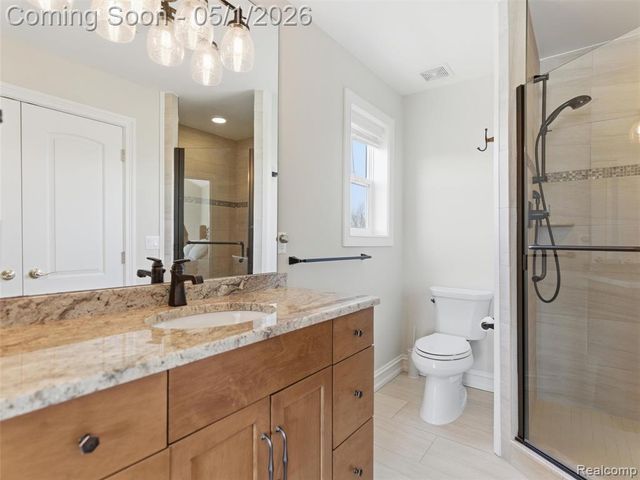 1450 Greythorne Drive, Lake Orion, MI 48359