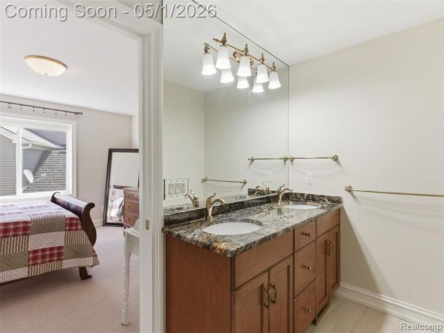 1450 Greythorne Drive, Lake Orion, MI 48359