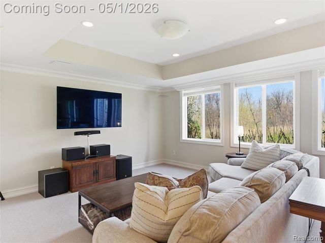 1450 Greythorne Drive, Lake Orion, MI 48359