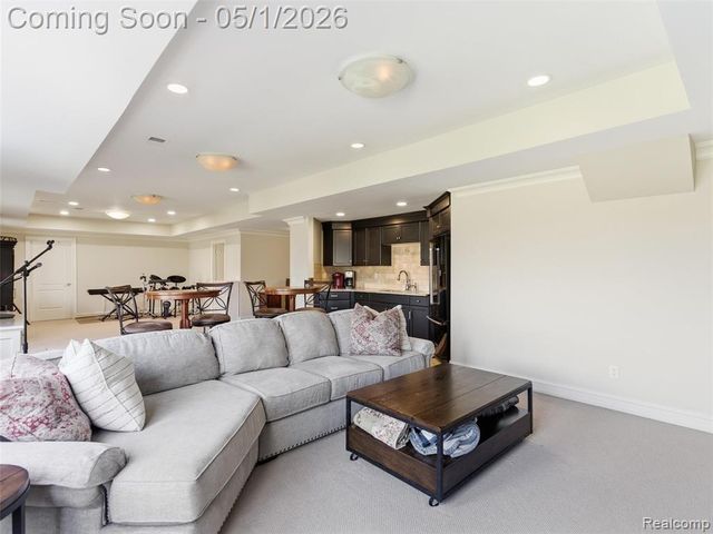 1450 Greythorne Drive, Lake Orion, MI 48359