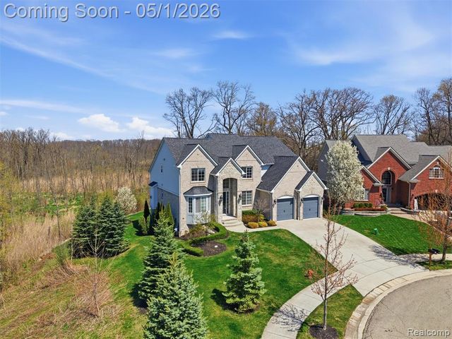 1450 Greythorne Drive, Lake Orion, MI 48359