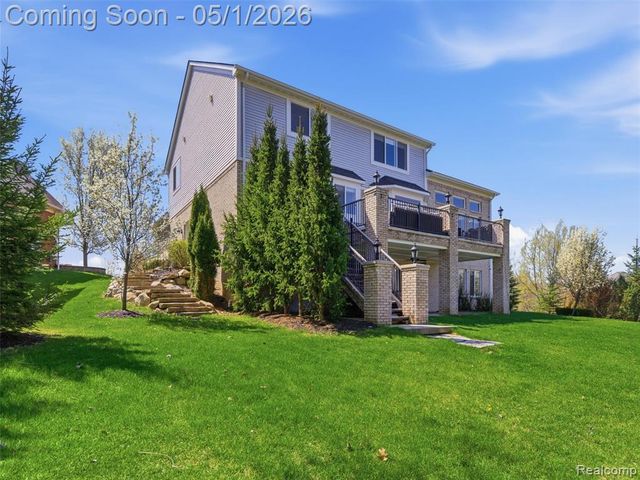 1450 Greythorne Drive, Lake Orion, MI 48359