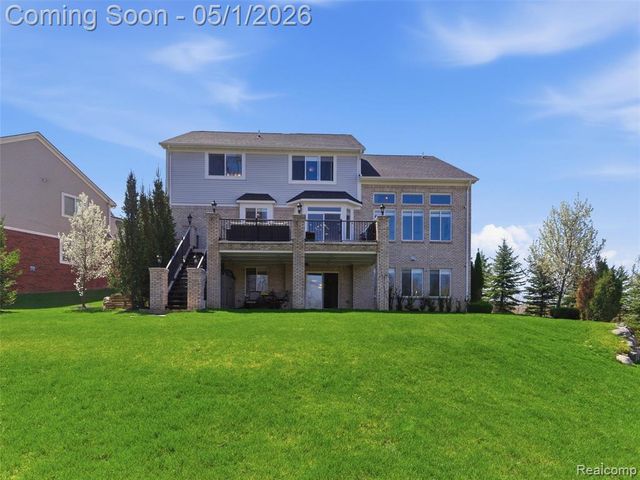 1450 Greythorne Drive, Lake Orion, MI 48359