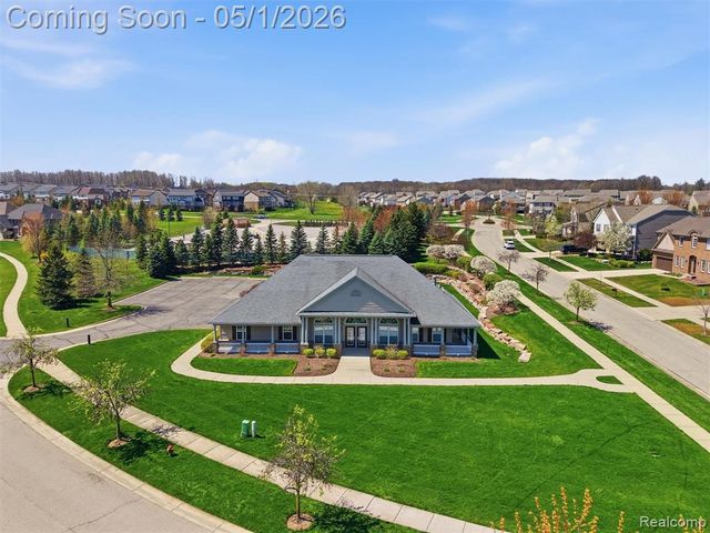 1450 Greythorne Drive, Lake Orion, MI 48359
