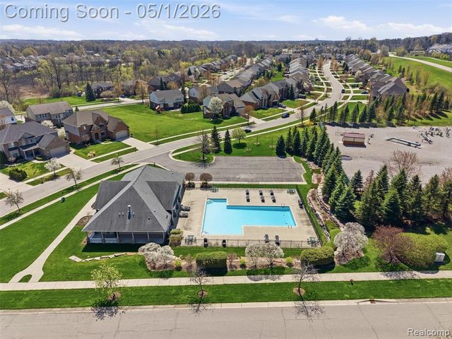 1450 Greythorne Drive, Lake Orion, MI 48359