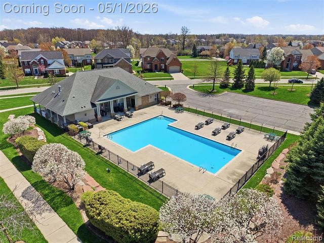1450 Greythorne Drive, Lake Orion, MI 48359