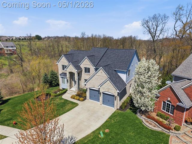 1450 Greythorne Drive, Lake Orion, MI 48359