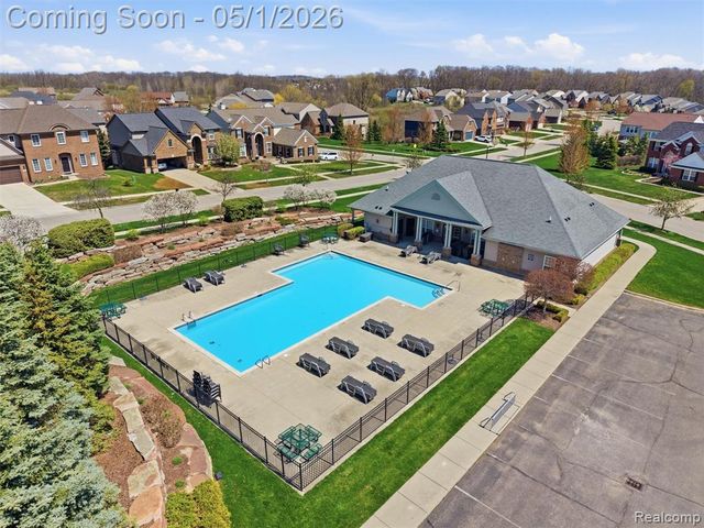1450 Greythorne Drive, Lake Orion, MI 48359