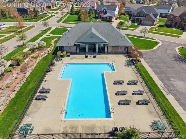 1450 Greythorne Drive, Lake Orion, MI 48359