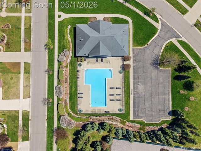1450 Greythorne Drive, Lake Orion, MI 48359